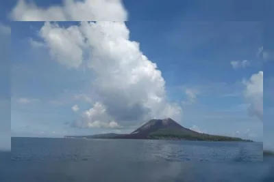 Kenapa Anak Krakatau Bisa Muncul? Ini Sejarah dari Letusan Gunung Krakatau