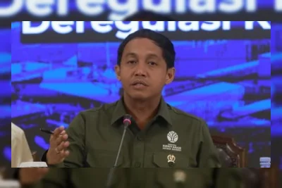DPR Minta KPK Dalami Dugaan Raja Juli Terima Amplop Bupati Kuansing