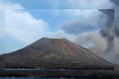Apakah Gunung Anak Krakatau Boleh Dikunjungi? Ini Jawabannya