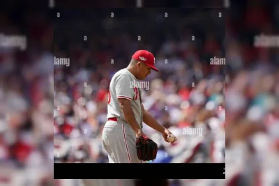 Pitcher Boston Red Sox Ranger Suarez Cedera, Tinggalkan Lapangan