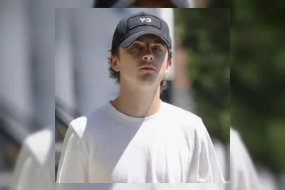 Timothee Chalamet dan Selena Gomez Isi Suara Film Animasi Not Alone