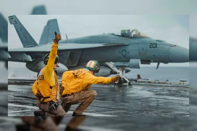 Angkatan Laut AS Tawarkan Bonus Hingga $280.000 untuk Pertahankan Pilot Cadangan