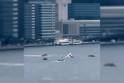 Pesawat Amfibi Mendarat Keras di East River New York, Dua Terluka
