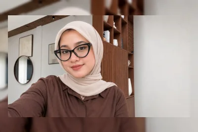 Kacamata Cat Eye untuk Wajah Bulat: 3 Model Agar Tampak Tirus