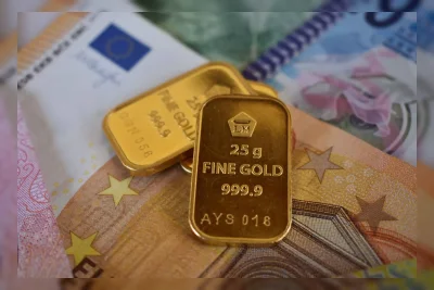 Harga Emas Antam Turun Rp14 Ribu ke Level Rp2,641 Juta per Gram