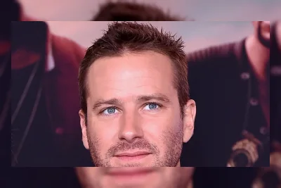 Armie Hammer Dikabarkan Menangis Usai Nonton Film Comeback-nya yang Dianggap 'Penuh Kebencian'