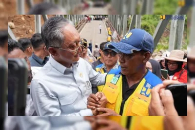 Menteri PU Apresiasi Warga Inisiatif Benahi Jembatan Enang-Enang Aceh