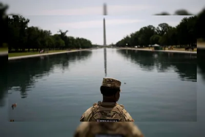 Tiga Orang Lagi Didakwa Rusak Kolam Refleksi Lincoln Memorial