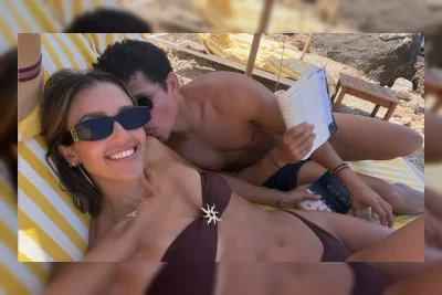 Jessica Alba dan Danny Ramirez Mesra di Pantai Italia