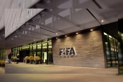 Collina Bantah Tuduhan Mesir: Infantino Tak Bisa Pengaruhi Wasit