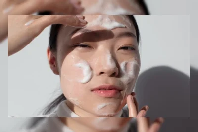 Cara Menggunakan Facial Foam yang Tepat, Lengkap dengan 3 Rekomendasi Produk Lokal