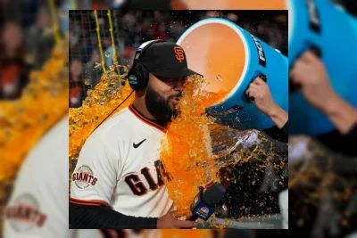 Blue Jays Hancurkan Giants, Dylan Cease Hampir No-Hitter