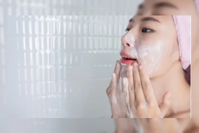 7 Cara Pakai Facial Wash agar Kulit Bersih Tanpa Rusak Skin Barrier