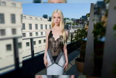 Anya Taylor-Joy Tampil Memukau dengan Gaun Tom Ford di London