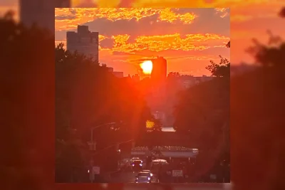 New York Rayakan Manhattanhenge Terakhir 2026