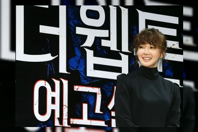 Lee Si Young Pamer Perut Six Pack 8 Bulan Setelah Melahirkan