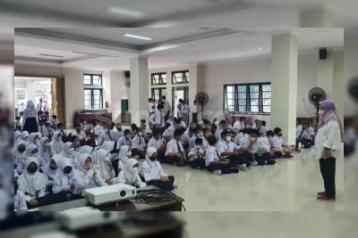 MPLS Pakai Baju Apa? Ini Pakaian yang Harus Dihindari untuk Masa Pengenalan Lingkungan Sekolah
