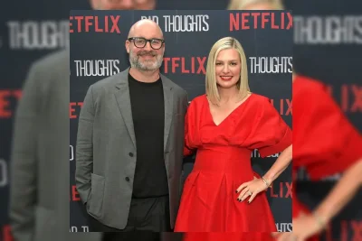 Tom Segura dan Christina Pazsitzky Berpisah Setelah 18 Tahun Menikah