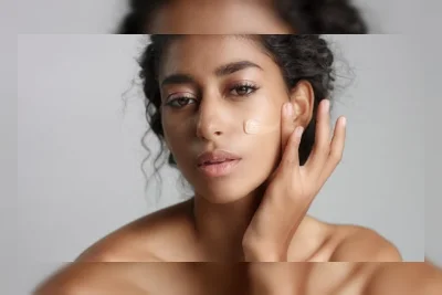 Primer atau Skin Tint Dulu? Ini Urutan yang Benar untuk Makeup Flawless