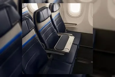 United Airlines Hadirkan Kursi Tengah Kosong di Kelas Ekonomi Plus