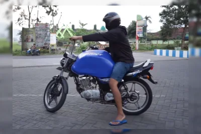 Viral Antrean Panjang di SPBU Bekasi Didominasi Suzuki Thunder 125