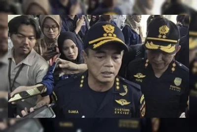 Djaka Budi Ogah Bicara Perubahan Bea Cukai Usai Kawal Purbaya di DPR