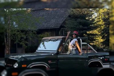 Kim Kardashian Beli Ford Bronco Vintage Rp4,6 Miliar untuk Rumah Musim Panas