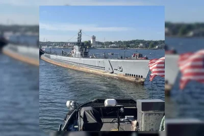 Kapal Selam WWII USS Silversides Tiba untuk Restorasi Galangan Kering