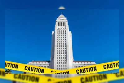 Satu Orang Tewas Usai Lompat dari Balai Kota Los Angeles
