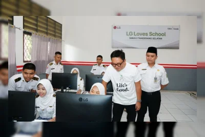 LG Resmikan Kelas Multimedia Berstandar Industri di SMKN 2 Tangsel