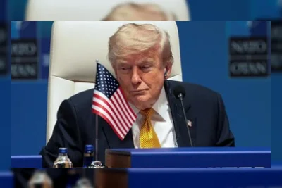 Iran Pajang Poster Presiden AS di Peti Mati: Matilah Trump!