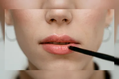 Tips Memilih Lipstik untuk Bibir Kering agar Nyaman dan Tidak Pecah-Pecah