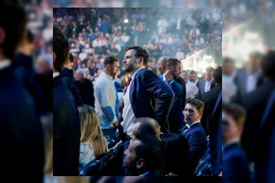 JD Vance Bela Petarung UFC yang Hina Michelle Obama