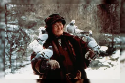 Brenda Fricker, Pemeran Pigeon Lady di Home Alone 2, Meninggal di Usia 81