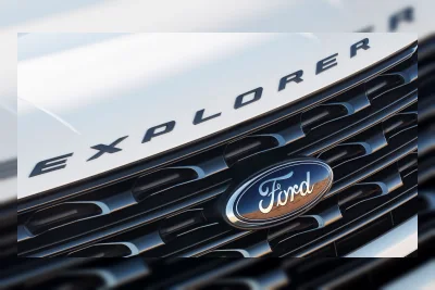 Ford Tarik 288.314 Explorer karena Penutup Atap Bisa Terlepas