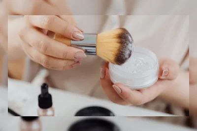 7 Bedak Tabur Lokal Terbaik untuk Makeup Sehari-hari, Halus dan Tahan Lama