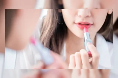 7 Rekomendasi Warna Lipstik agar Tampak Lebih Muda, Lengkap dengan Produk dan Shade