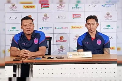Ribuan Suporter PSIS Semarang Hadiri Langsung Laga Klasik Versus Persebaya di GBT