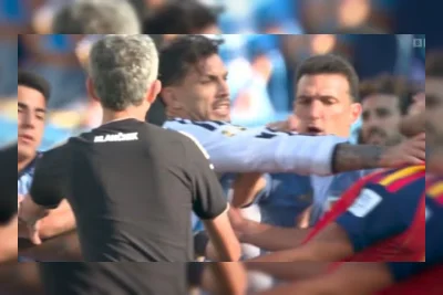 Kronologi Kericuhan Argentina vs Spanyol: Paredes Cekik Eric Garcia