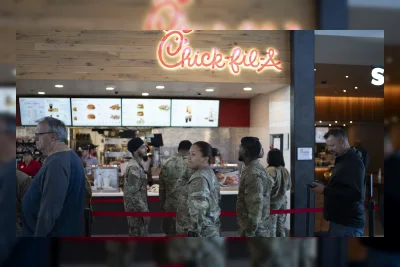 Tentara AS Bisa Gunakan Kartu Makan di Subway, Burger King, dan Starbucks