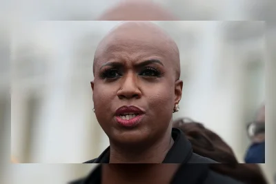 Rep. Ayanna Pressley: Suami Tidak Terkait dengan Penemuan Jenazah di Rumah Boston