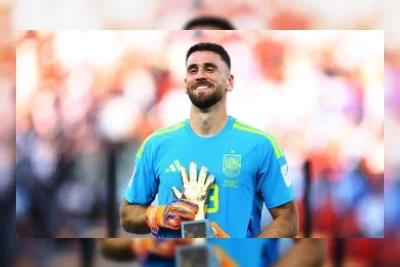 Momen Ciuman Unai Simon dan Yeremy Pino Viral saat Spanyol Pesta Juara Piala Dunia