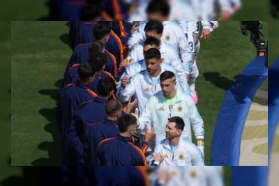 Satu Pemain Argentina Tak Balik Badan saat Spanyol Angkat Trofi Piala Dunia 2026