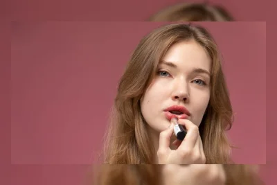 4 Warna Lipstik yang Bikin Gigi Tampak Lebih Putih