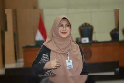Kuasa Hukum dr. Tifa Tantang Jokowi Buktikan Keaslian Ijazah di Pengadilan