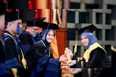 Kisah Zikra Annisa Raih Beasiswa Penuh hingga Lulus Cum Laude, Komitmen STIE IGI Wujudkan Cita-Cita