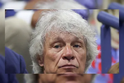 Jon Bon Jovi Hentikan Konser Mendadak karena Infeksi Sinus
