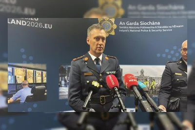 Bom Mobil Dicegat di Dekat Perbatasan Irlandia