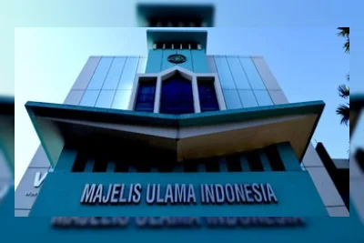 Guru Besar UGM Minta MUI Keluarkan Fatwa Haram Intervensi Politik