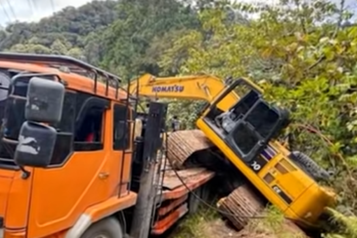 KABAR DUKA! Drs. Syahrizal Yusuf, Mantan Ketua DPRD Pasaman Meninggal Dunia Tertimpa Alat Berat saat Hendak Antar Bantuan ke Korban Banjir